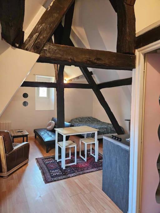 Le Petit Medieval Apartment Montlucon Exterior photo