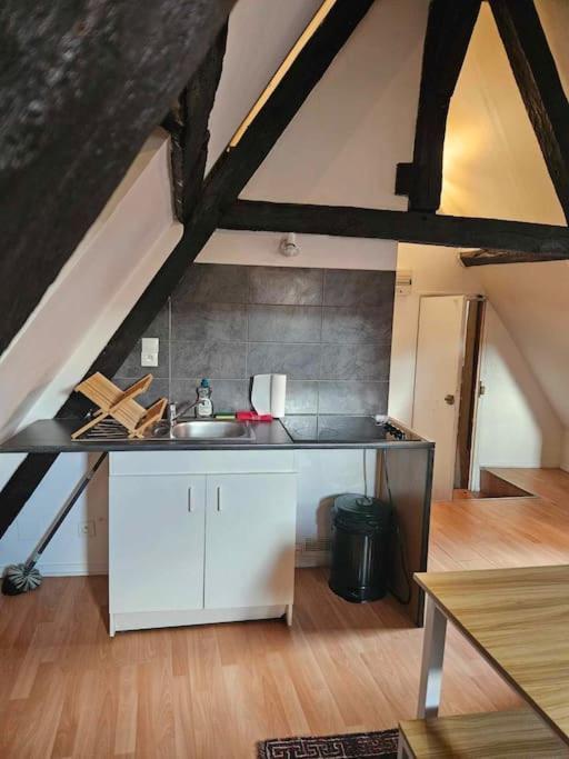 Le Petit Medieval Apartment Montlucon Exterior photo
